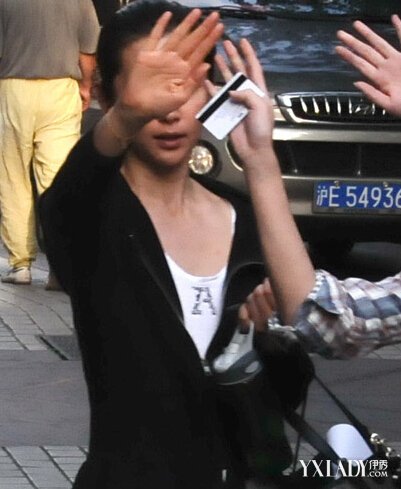 ����� ����