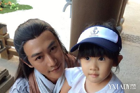 ½��Ů����Ƭ