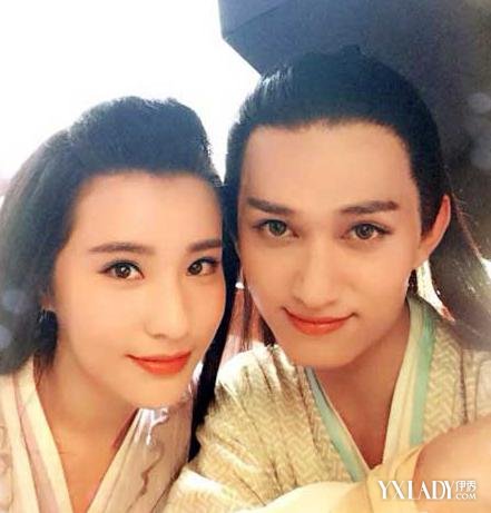 ɱ��İ���ɶ�ױ��